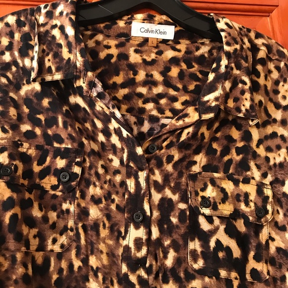 Calvin Klein animal print button down shirt - Picture 3 of 3